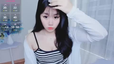 Snapshot of crystal_lea chatting on 13, 10, 2025 crystal_lea online show from 13, 10, 2025