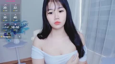 Snapshot of crystal_lea chatting on 15, 10, 2025 crystal_lea online show from 15, 10, 2025