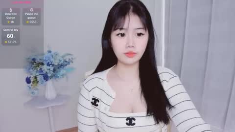 Snapshot of crystal_lea chatting on 16, 10, 2025 crystal_lea online show from 16, 10, 2025