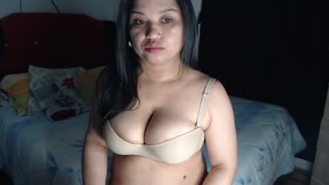 Snapshot of crystal_milkmature chatting on 12, 6, 2026 Crystal Milf online show from 12, 6, 2026