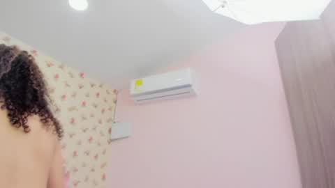 Snapshot of crystal_watson0 chatting on 28, 6, 2026 Milf Latina online show from 28, 6, 2026