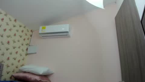 Snapshot of crystal_watson0 chatting on 11, 7, 2026 Milf Latina online show from 11, 7, 2026