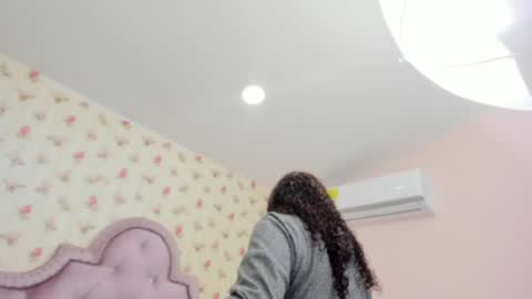 Snapshot of crystal_watson0 chatting on 2, 8, 2026 Milf Latina online show from 2, 8, 2026