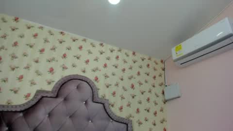 Snapshot of crystal_watson0 chatting on 6, 8, 2026 Milf Latina online show from 6, 8, 2026