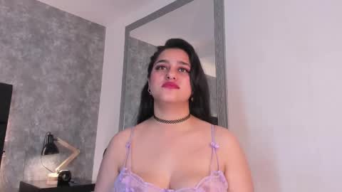 Snapshot of crystaldarliing chatting on 25, 11, 2025 Crystal online show from 25, 11, 2025