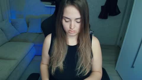 crystalemily online show from 18, 2, 2026