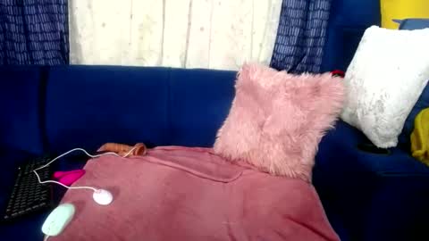 Snapshot of crystaljes chatting on 21, 9, 2025 crystaljes online show from 21, 9, 2025