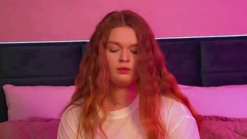 Snapshot of crystallyons chatting on 8, 9, 2025 Crystal online show from 8, 9, 2025