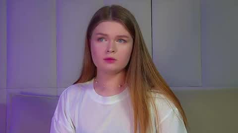 Snapshot of crystallyons chatting on 15, 9, 2025 Crystal online show from 15, 9, 2025