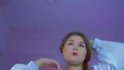 Snapshot of crystallyons chatting on 11, 10, 2025 Crystal online show from 11, 10, 2025