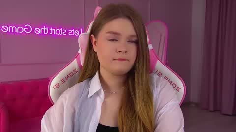 Snapshot of crystallyons chatting on 30, 11, 2025 Crystal online show from 30, 11, 2025