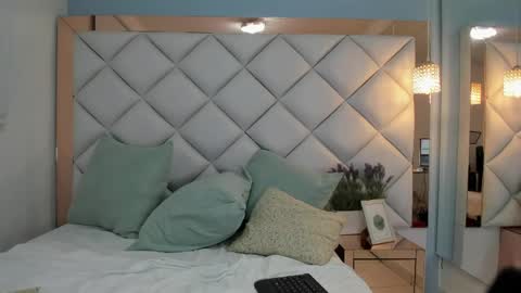 Snapshot of crystalstonee1 chatting on 27, 5, 2026 Crystal online show from 27, 5, 2026