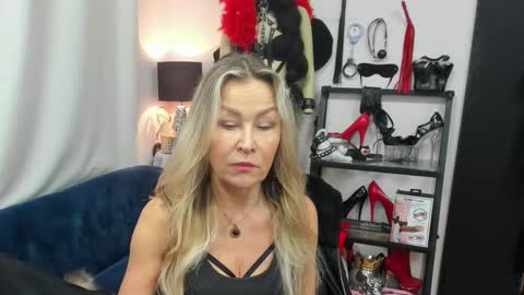 CrystalHotty online show from 17, 11, 2025