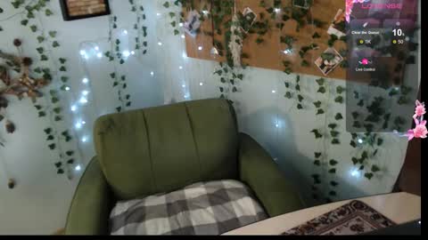 Snapshot of cuddlieschris chatting on 5, 10, 2025 Chris online show from 5, 10, 2025