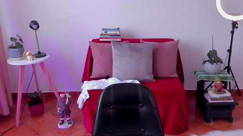 Leonela online show from 23, 12, 2024