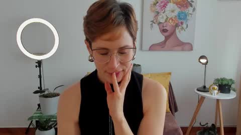 Leonela online show from 28, 2, 2025