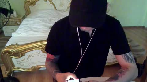 Snapshot of cum_arsen chatting on 25, 9, 2025 Cum Sick online show from 25, 9, 2025