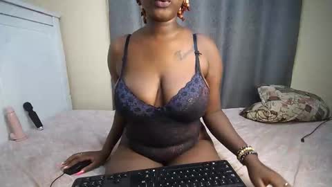 Snapshot of cum_central chatting on 19, 10, 2025 cum_central online show from 19, 10, 2025