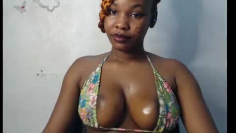Snapshot of cum_ebony_xxxpetit chatting on 12, 6, 2026 Teeha online show from 12, 6, 2026