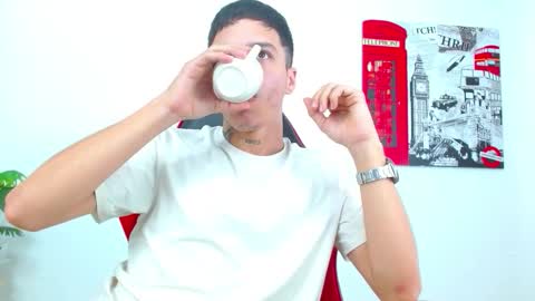 cumandres online show from 25, 2, 2026