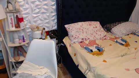 YOSHI online show from 10, 12, 2024