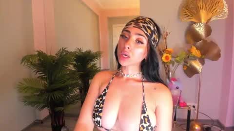 Snapshot of cupcake_izzy chatting on 2, 7, 2026 cupcake_izzy online show from 2, 7, 2026