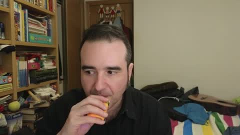 curiosillo1983 online show from 10, 4, 2026