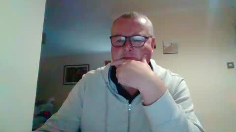 curiousax77 online show from 12, 12, 2024