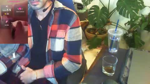 Snapshot of curiousgenie chatting on 1, 12, 2025 curiousgenie online show from 1, 12, 2025