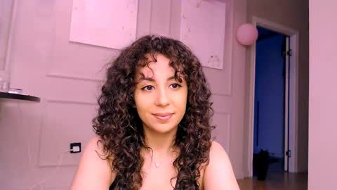 curly_jade_ online show from 14, 4, 2026