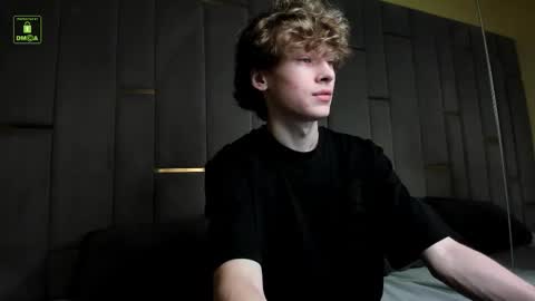 Snapshot of curlytwinkboy chatting on 18, 9, 2025 KEVIN online show from 18, 9, 2025