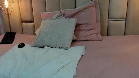 Alyanna  online show from 11, 9, 2025