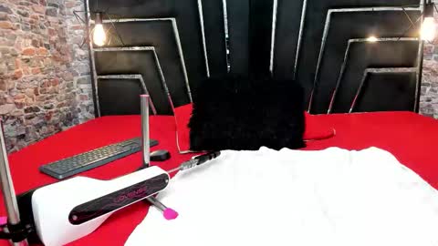 Alyanna  online show from 23, 10, 2025