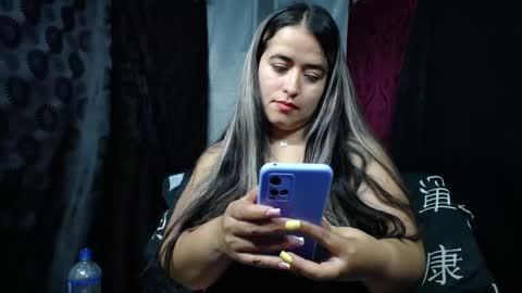 Snapshot of curvy_emma0 chatting on 23, 10, 2025 Emma online show from 23, 10, 2025