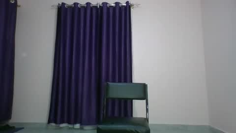 Essie online show from 20, 2, 2025