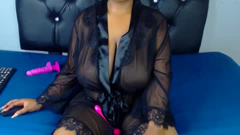 curvy_gorrilagrip online show from 30, 11, 2025