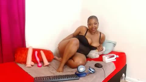 Snapshot of curvycutiexx94 chatting on 1, 10, 2025 curvycutiexx94 online show from 1, 10, 2025