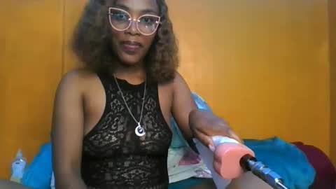 curvylyin online show from 30, 3, 2026
