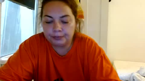 Snapshot of curvymomylore chatting on 29, 6, 2026 Lore online show from 29, 6, 2026