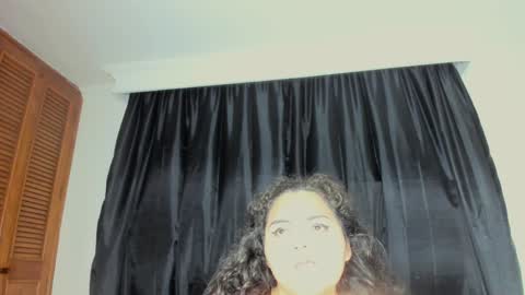 Snapshot of curvypornxxx chatting on 7, 1, 2025 curvypornxxx online show from 7, 1, 2025
