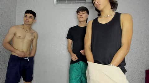 Snapshot of cute_boys18 chatting on 6, 1, 2025 ARTURO-18  MATIAS-18  NIKOLAY-19  HADES-18  GABO-19 online show from 6, 1, 2025