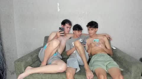 Snapshot of cute_boys18 chatting on 14, 5, 2026 ARTURO-18 MATIAS-18 NIKOLAY-19 HADES-18 GABO-19 online show from 14, 5, 2026