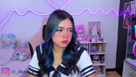 Snapshot of cute_dani__ chatting on 11, 9, 2025 Dani online show from 11, 9, 2025