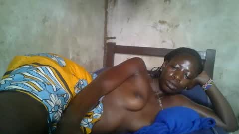 Snapshot of cute_doria chatting on 2, 12, 2025 cute_doria online show from 2, 12, 2025