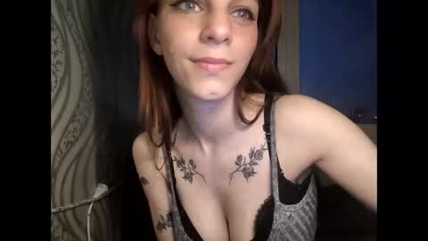 cute_foxis online show from 13, 5, 2026