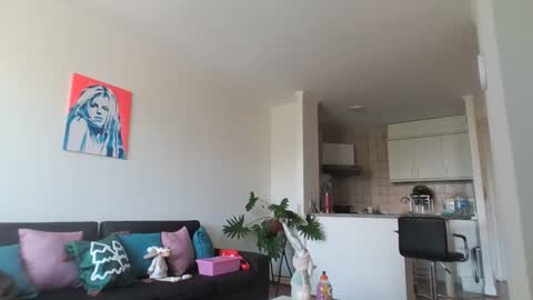 Cute friends online show from 22, 11, 2025