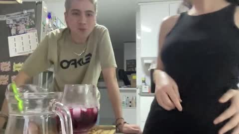 Cute friends online show from 1, 12, 2025