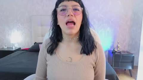 Sofa  online show from 15, 4, 2026