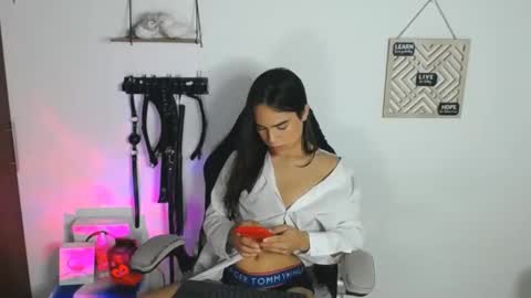 Snapshot of cute_horny12 chatting on 24, 1, 2025 Cute horny1 online show from 24, 1, 2025