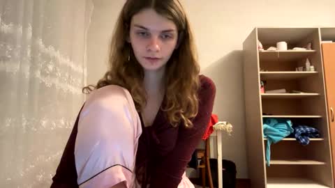 cute_kitte online show from 12, 1, 2025
